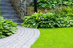 Мощение дорожек и площадок с использованием природного камня   в Челябинске