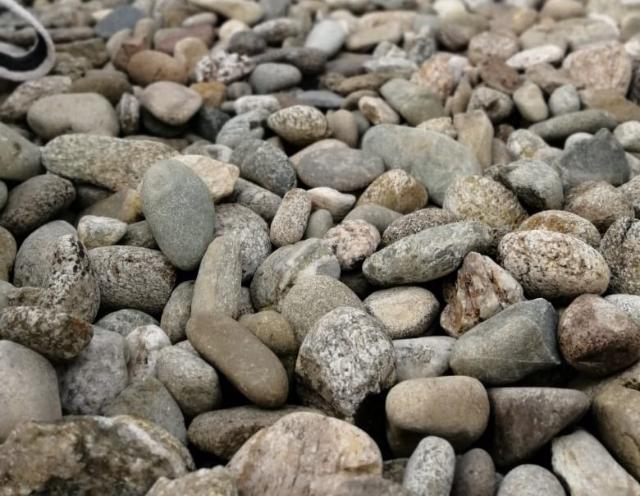 Галька речная пестрая (20-40 мм.)  купить в Челябинске от производителя, без посредников