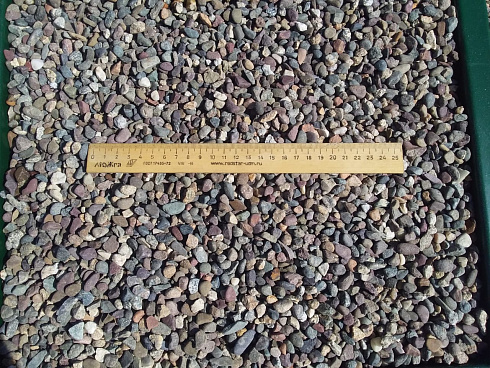 Kamenclub.ru: Галька речная окат цветная фр.5-10 мм. купить  в Челябинске галька речная белый, серый, красноватый, синий, темно-серый речная окатанная галька декоративная 6800 руб/т   фото КАМЕНЬ КЛУБ