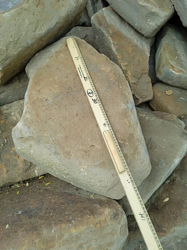 Kamenclub.ru: Песчаник для мощения дорожек, площадок, парковок ( фр 5-10 см)  купить в Челябинске песчаник  серый желтый коричневый рыжий песчаник оголтованный окатанный 6500 руб/т   фото КАМЕНЬ КЛУБ