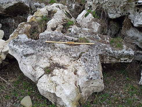 Kamenclub.ru: Выветренный известняк (степной) фр. 500-1500 мм.  купить в Челябинске    10000 руб/т   фото КАМЕНЬ КЛУБ