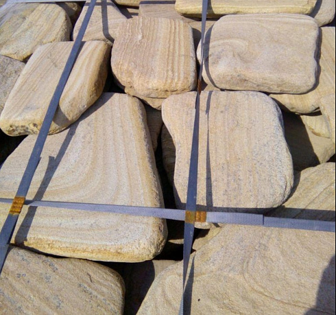 Kamenclub.ru: Песчаник пластушка галтованный желтый с рисунком (3 см)  купить в Челябинске плитняк - пластушка желтый песчаник 21000 руб/м3   фото КАМЕНЬ КЛУБ