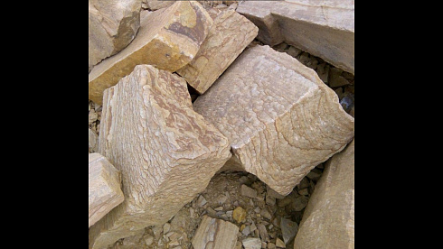 Kamenclub.ru: Песчаник пластушка желтый с рисунком (4-6 см)  купить в Челябинске плитняк пластушка желтый с рисунком песчаник 9 000 руб/м3   фото КАМЕНЬ КЛУБ