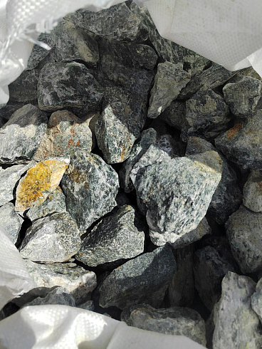 фото Галтованный жадеит (фр. 70-100 мм)  купить в Челябинске в интернет-портале КАМЕНЬ КЛУБ