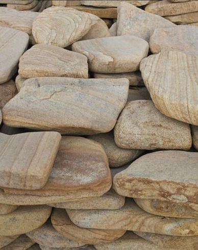 Kamenclub.ru: Песчаник пластушка галтованный желтый с рисунком (3 см)  купить в Челябинске плитняк - пластушка желтый песчаник 21000 руб/м3   фото КАМЕНЬ КЛУБ