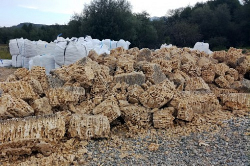 Kamenclub.ru: Крымский природный меотис фр. 100-500 мм.  купить в Челябинске меотис бежевый рыжий молочный желтый ракушечник 4 500 руб/т   фото КАМЕНЬ КЛУБ