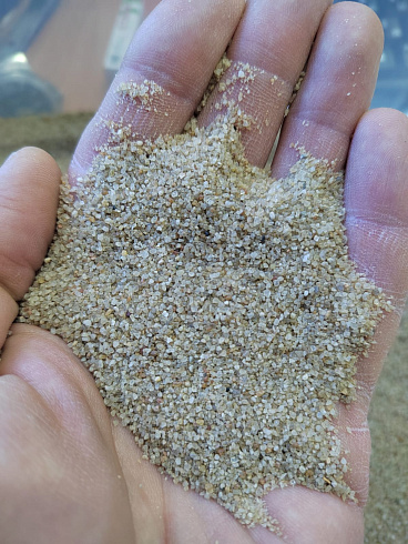 Кварцевый песок для площадок фр. 0,3 - 1 мм.  купить в Челябинске фото Камень Клуб