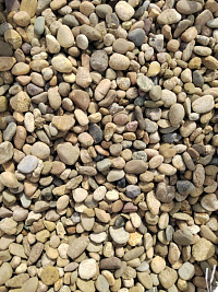 Kamenclub.ru: Галька речная окат рыжая фр. 20-40 мм. купить  в Челябинске галька речная окатанная рыжая желтая серая округлая речная галька 5000 руб/т   фото КАМЕНЬ КЛУБ