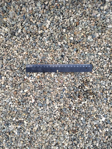 Kamenclub.ru: Галька речная окат (серая) фр.5-10 мм купить  в Челябинске галька речная серая, серый, темно-серый, светло-серый, коричневый речная окатанная галька декоративная ландшатфная 5000 руб/т   фото КАМЕНЬ КЛУБ