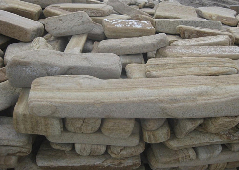 Kamenclub.ru: Песчаник пластушка галтованный желтый с рисунком (3 см)  купить в Челябинске плитняк - пластушка желтый песчаник 21000 руб/м3   фото КАМЕНЬ КЛУБ