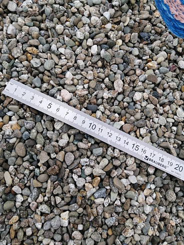 Kamenclub.ru: Галька речная окат (серая) фр.5-10 мм купить  в Челябинске галька речная серая, серый, темно-серый, светло-серый, коричневый речная окатанная галька декоративная ландшатфная 5000 руб/т   фото КАМЕНЬ КЛУБ