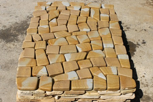 Kamenclub.ru: Песчаник брусчатка (Готика) art PSG-L-01  купить в Челябинске    2300 руб/кв.м   фото КАМЕНЬ КЛУБ