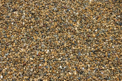 Kamenclub.ru: Галька окат (серо-желтая) фр.5-10 мм. купить  в Челябинске галька речная рыжий, желтый, рыжий, серо-желтый речная окатанная галька декоративная 5000 руб/т   фото КАМЕНЬ КЛУБ