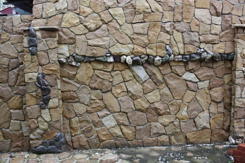 Kamenclub.ru: Песчаник колотый для облицовки (фр. 2-3 см)  купить в Челябинске песчаник бежевый серый рыжий песчаник строительный 5000 руб/т   фото КАМЕНЬ КЛУБ