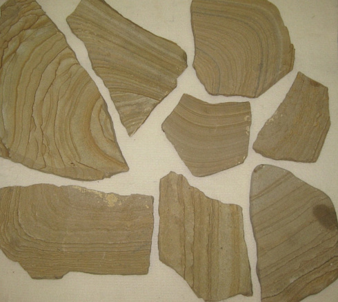 Kamenclub.ru: Песчаник пластушка желтый с разводом под дерево (2 см)  купить в Челябинске плитняк желтый с разводами, желтый, рыжий, серый песчаник пластушка рваная ландшафтная 11 000 руб/м3   фото КАМЕНЬ КЛУБ