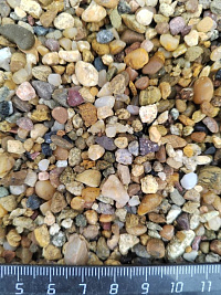 Галька речная окат (рыжая) фр.3-5 мм купить в Челябинске  фото, отзывы на сайте Камень Клуб