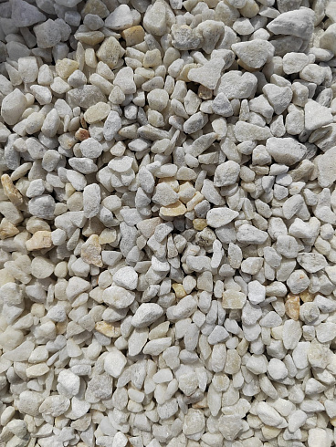 Kamenclub.ru: Мраморная крошка, щебень, цвет-белый, фр. 5-10 мм.  купить в Челябинске мрамор белый, айвори, молочный мраморная каменная крошка ландшафтная 12000 руб/т   фото КАМЕНЬ КЛУБ