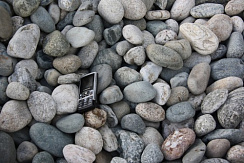 Kamenclub.ru: Галька речная окат (ассорти) фр. 50-100 мм. купить  в Челябинске галька природная округлая серая белая черная серая коричневая синяя галька речная окатанная округлая 6200 руб/т   фото КАМЕНЬ КЛУБ