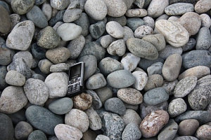 Kamenclub.ru: Галька речная окат (ассорти) фр. 50-100 мм. купить  в Челябинске галька природная округлая серая белая черная серая коричневая синяя галька речная окатанная округлая 6200 руб/т   фото КАМЕНЬ КЛУБ