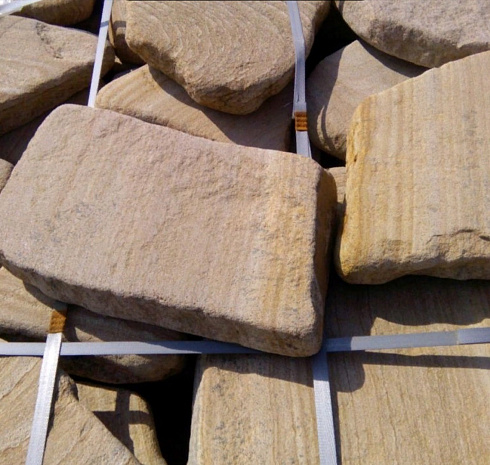 Kamenclub.ru: Песчаник пластушка галтованный желтый с рисунком (3 см)  купить в Челябинске плитняк - пластушка желтый песчаник 21000 руб/м3   фото КАМЕНЬ КЛУБ