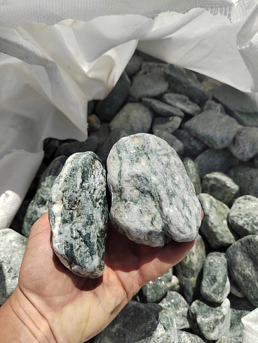 фото Галтованный жадеит (фр. 70-100 мм)  купить в Челябинске в интернет-портале КАМЕНЬ КЛУБ