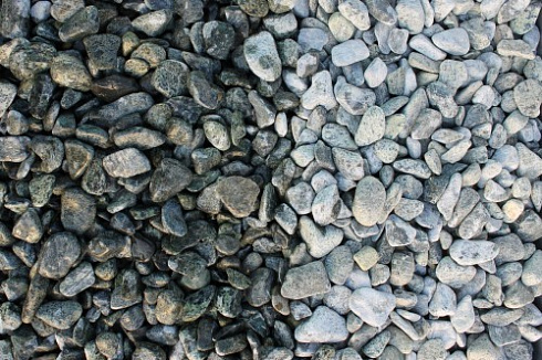 Kamenclub.ru: Щебень галтованный зеленый (змеевик) фр. 20-40 мм.  купить в Челябинске мрамор зеленый, салатовый оголтованный щебень мраморный 12500 руб/т   фото КАМЕНЬ КЛУБ