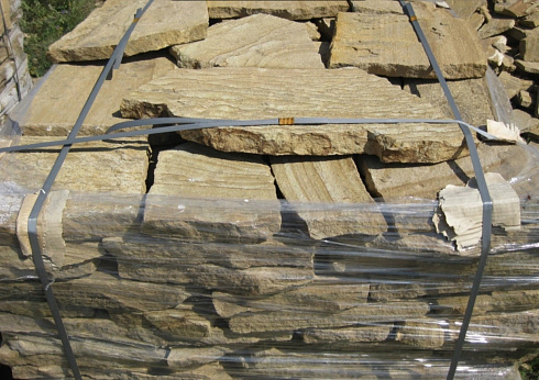 Kamenclub.ru: Песчаник пластушка желтый с рисунком (3 см)  купить в Челябинске песчаник желтый с рисунком, рыжий, желтый песчаник пластушка ландшафтная рваная 8 500 руб/м3   фото КАМЕНЬ КЛУБ