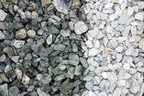 Kamenclub.ru: Щебень крошка зеленый (змеевик) фр. 20-40 мм.  купить в Челябинске мрамор зеленый, салатовый ландшафтная мраморная крошка 8500 руб/т   фото КАМЕНЬ КЛУБ