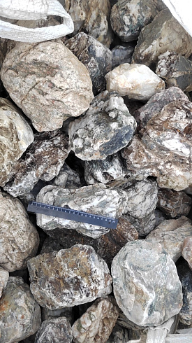 Kamenclub.ru: Кварцевый валунчик фр.100-300 мм.  купить в Челябинске кварц белый, бежевый молочный рыжий крупный природный камень галечник 7850 руб/т   фото КАМЕНЬ КЛУБ