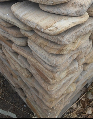 Kamenclub.ru: Песчаник пластушка галтованный желтый с рисунком (3 см)  купить в Челябинске плитняк - пластушка желтый песчаник 21000 руб/м3   фото КАМЕНЬ КЛУБ