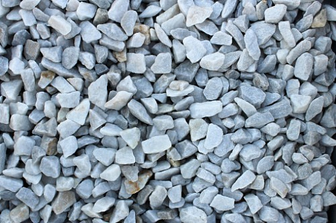 Kamenclub.ru: Мраморная крошка, щебень, цвет-белый,  фр. 20-40 мм.  купить в Челябинске мрамор белый молочный слоновая кость айвори  мраморная крошка ландшафтная 12000 руб/т   фото КАМЕНЬ КЛУБ