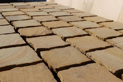 Kamenclub.ru: Песчаник брусчатка (Прага) art PSG-10-07  купить в Челябинске    2600 руб/кв.м   фото КАМЕНЬ КЛУБ