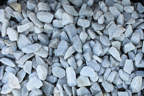 Kamenclub.ru: Мраморная крошка, щебень, цвет-белый,  фр. 20-40 мм.  купить в Челябинске мрамор белый молочный слоновая кость айвори  мраморная крошка ландшафтная 12000 руб/т   фото КАМЕНЬ КЛУБ