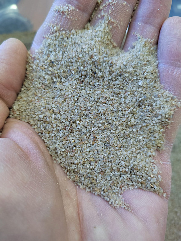 Кварцевый песок для площадок фр. 0,3 - 1 мм.  купить в Челябинске фото Камень Клуб