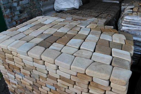 Kamenclub.ru: Песчаник брусчатка (Готика) art PSG-L-01  купить в Челябинске    2300 руб/кв.м   фото КАМЕНЬ КЛУБ