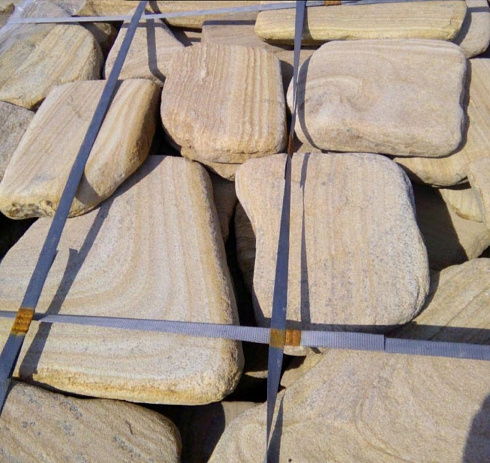 Kamenclub.ru: Песчаник пластушка галтованный желтый с рисунком (3 см)  купить в Челябинске плитняк - пластушка желтый песчаник 21000 руб/м3   фото КАМЕНЬ КЛУБ