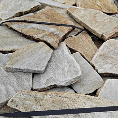 Kamenclub.ru: Песчаник пластушка галтованный желтый с рисунком (3 см)  купить в Челябинске плитняк - пластушка желтый песчаник 21000 руб/м3   фото КАМЕНЬ КЛУБ