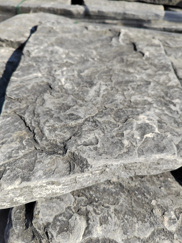 Kamenclub.ru: Песчаник галтованный для облицовки (фр. 2-5 см)  купить в Челябинске песчник рыжий желтый серый песчаник окатанный речной 6 000 руб/т   фото КАМЕНЬ КЛУБ