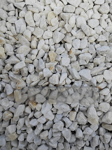 Kamenclub.ru: Мраморная крошка, щебень, цвет-белый, фр. 10-20 мм.  купить в Челябинске мрамор белый, молочный айвори каменная ландшафтная декоративная крошка шебня 12000 руб/т   фото КАМЕНЬ КЛУБ