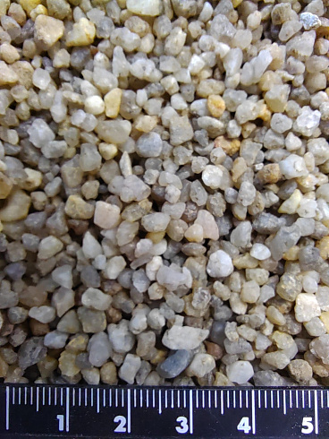 Кварцевый песок для площадок фр. 2-5 мм.  купить в Челябинске фото Камень Клуб
